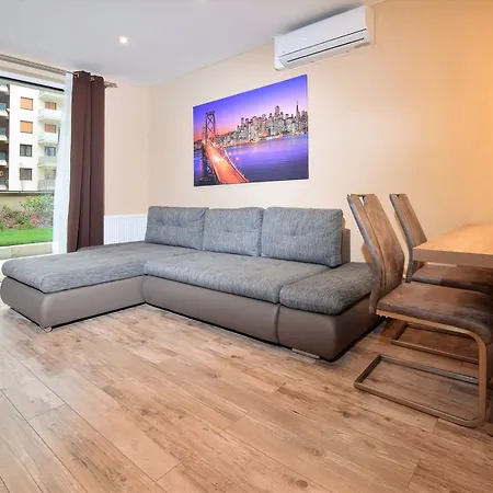 Aparthotel Corvin Promenade 3*