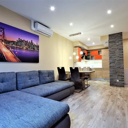 Corvin Promenade 公寓式酒店 3*